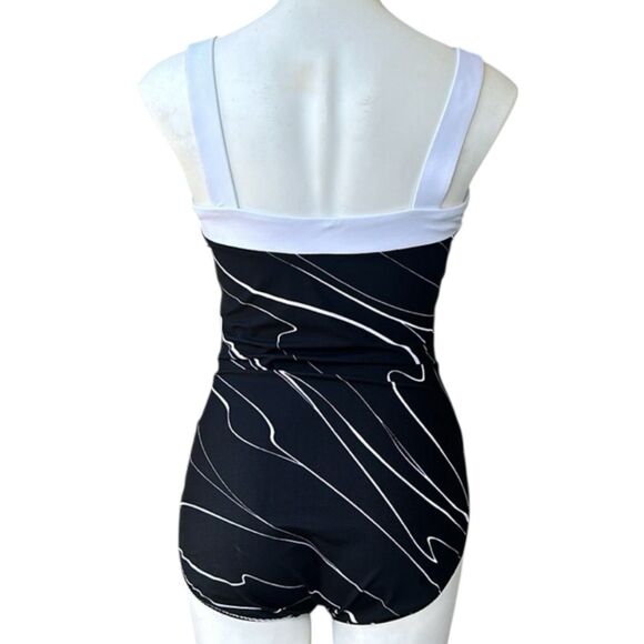 Miraclesuit Xtra Lift Black with White Geo Lines 1 Piece Slimming Swimsuit Sz 18 - Picture 3 of 9